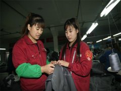 縫制四班：保證生產(chǎn)效率和產(chǎn)品質量